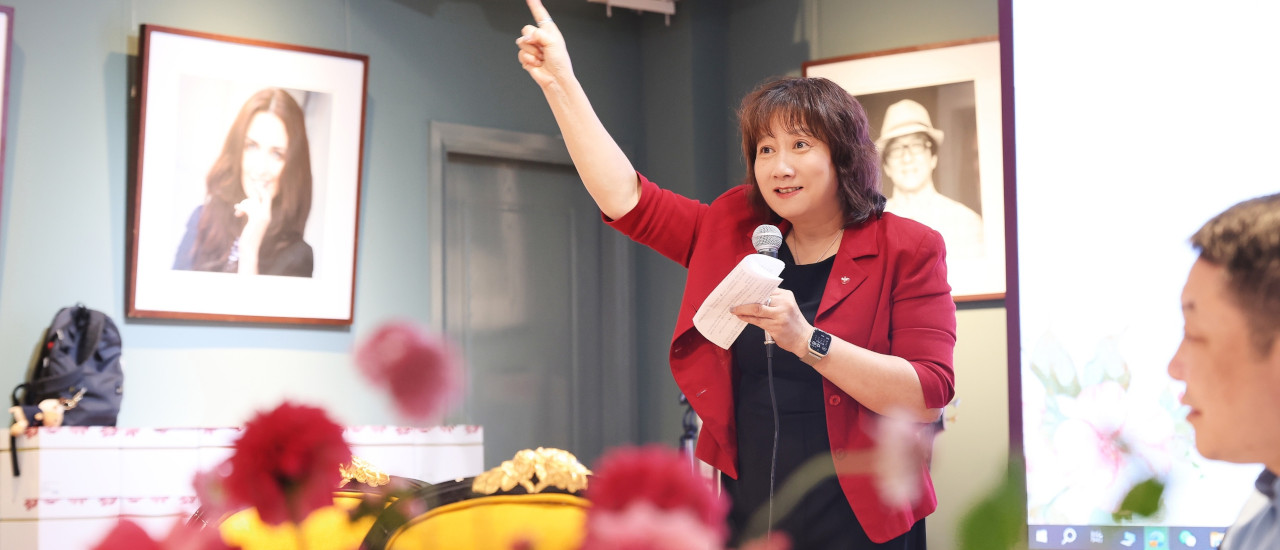 Helping Chinese Companies Go Global: Insights from Pingwen Hu - ECOVIS International